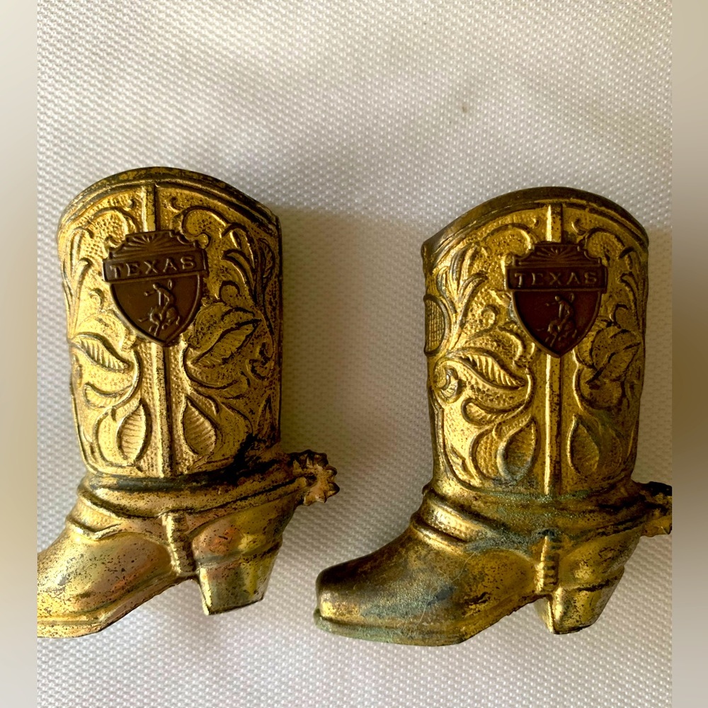 Vintage Salt / Pepper salt shakers